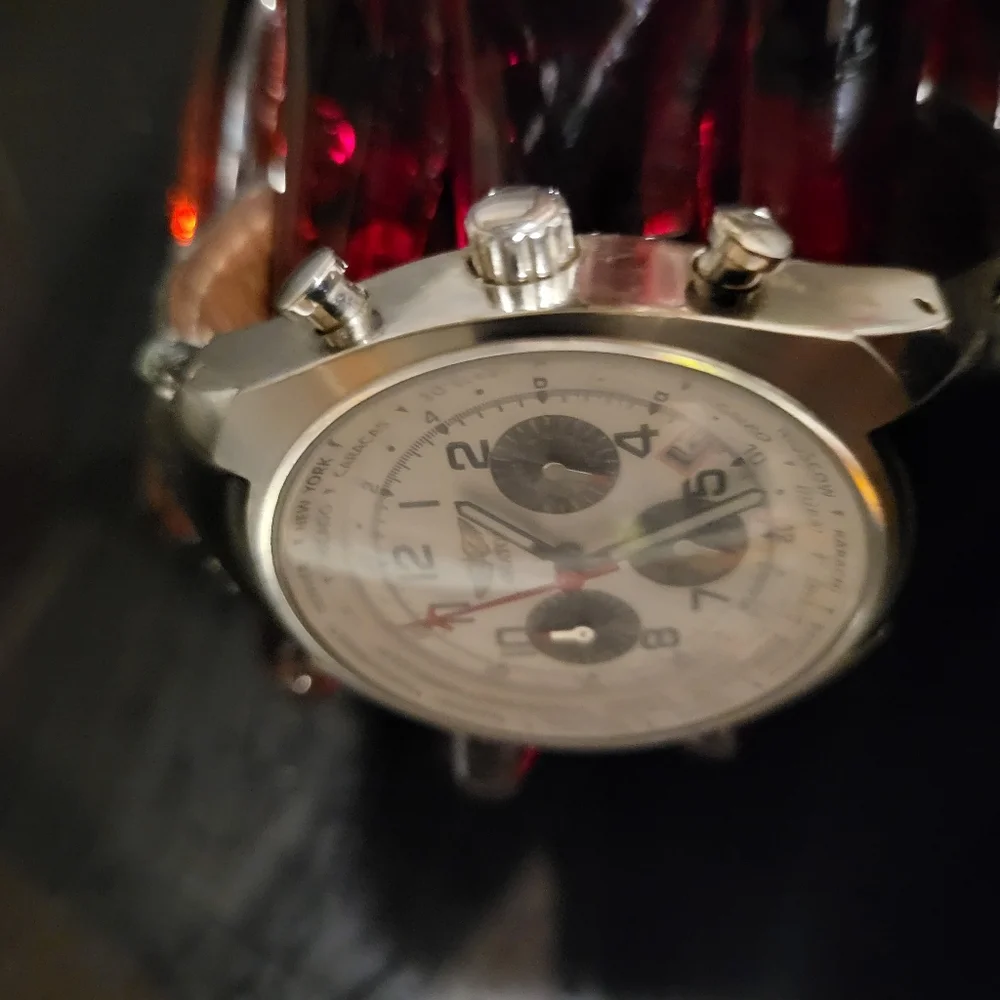 Aviator Chronograph Watch, Model Number AVW5839G4, 6 x Hands Dial, Leath…
